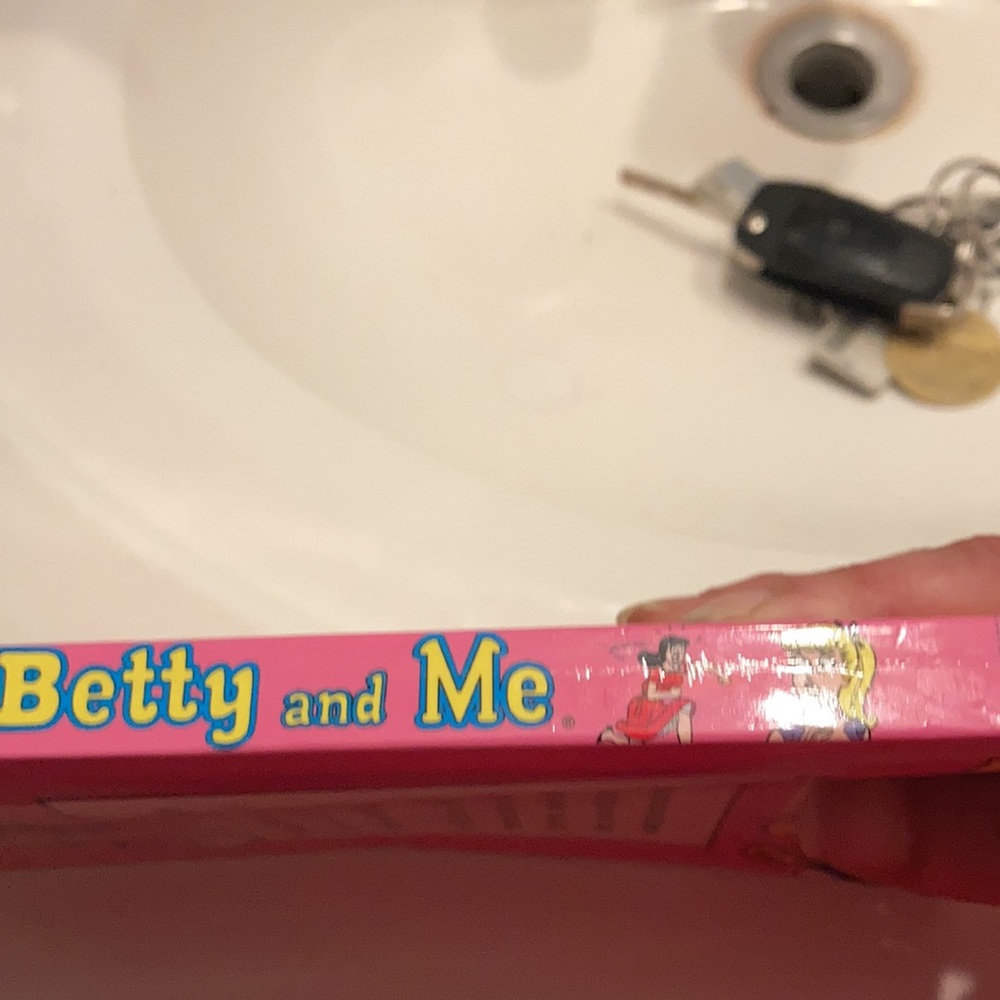 “Betty and me“ Archie comics book - Picture 5 of 11